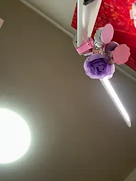 sexymelli18 online show from March 20, 7:19 pm