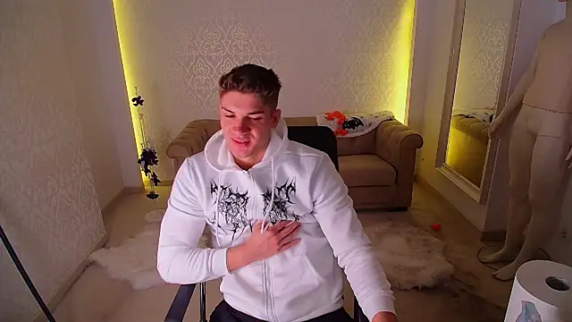 MaxKaiden online show from November 2, 5:21 am