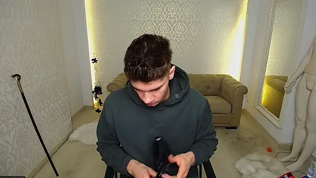 MaxKaiden online show from November 11, 6:02 am