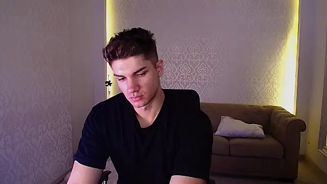 MaxKaiden online show from November 24, 6:02 am