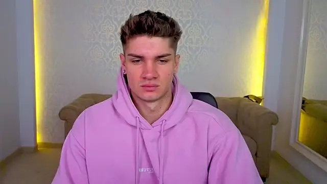 MaxKaiden online show from April 20, 4:15 am