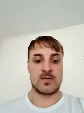 Snapshot of Eusuntnoulgigolo chatting on February 20, 9:33 am Eusuntnoulgigolo online show from February 20, 9:33 am