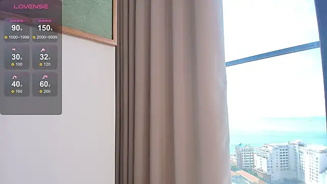 Snapshot of minamoons chatting on October 3, 2:08 am minamoons online show from October 3, 2:08 am