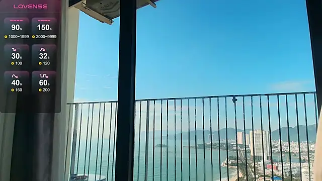 Snapshot of minamoons chatting on November 15, 1:14 am minamoons online show from November 15, 1:14 am