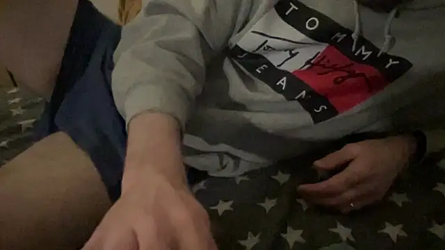 larsfrommars1992 online show from February 20, 3:23 am