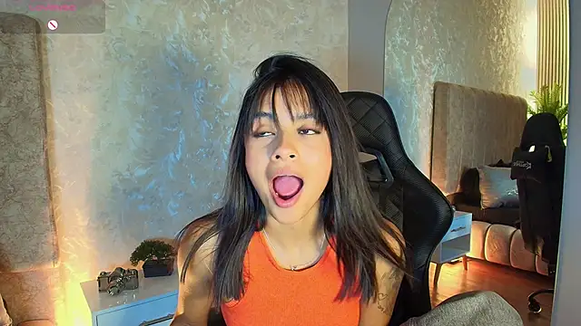 Snapshot of katia_foxxx_ chatting on June 26, 5:39 pm katia foxxx online show from June 26, 5:39 pm
