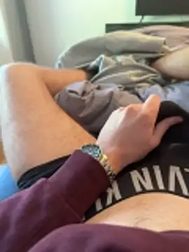 hottboooy online show from April 22, 1:34 pm