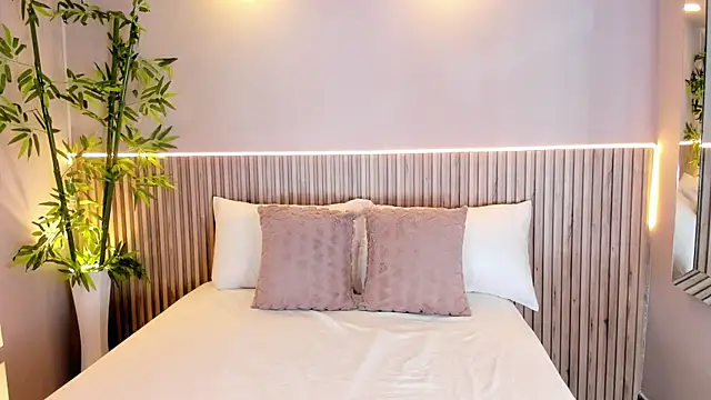 GeorginaReyes online show from March 19, 10:42 pm