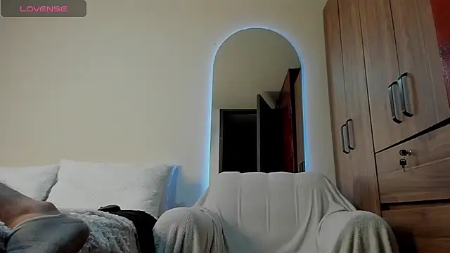 mattiwsmorris  online show from April 22, 4:48 am