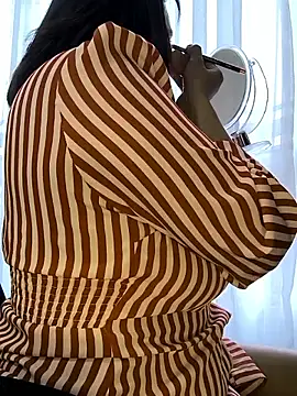 Mrsvictoriaaa online show from March 27, 7:35 pm