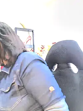 Mrsvictoriaaa online show from April 5, 7:11 pm