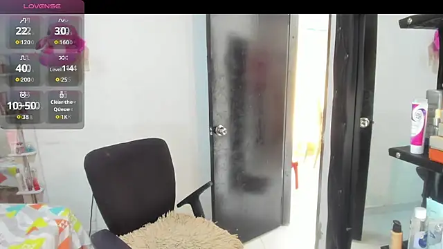 Snapshot of Ladyy_Sweet22 chatting on September 28, 1:38 pm Ladyy Sweet22 online show from September 28, 1:38 pm