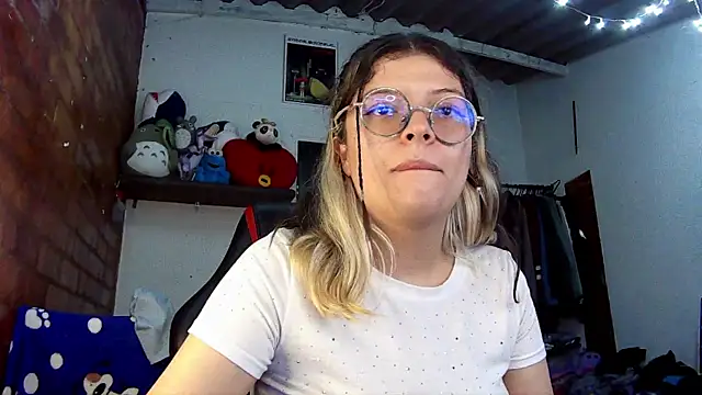 Emily  katz online show from March 22, 7:31 pm