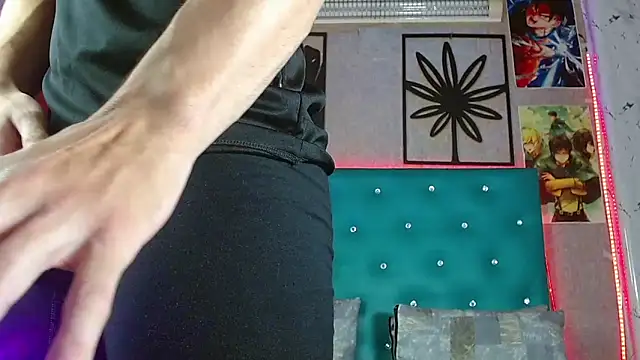 LiamAndrewzz online show from April 14, 3:56 am