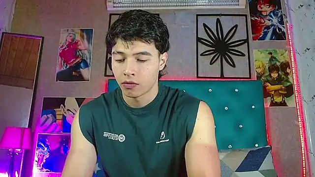 LiamAndrewzz online show from April 22, 3:42 am