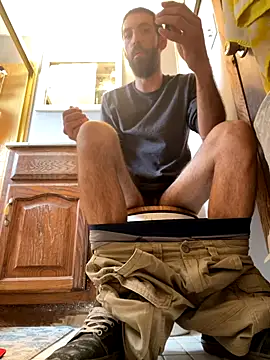 Snapshot of QueenM3 chatting on September 25, 6:11 pm QueenM3 online show from September 25, 6:11 pm