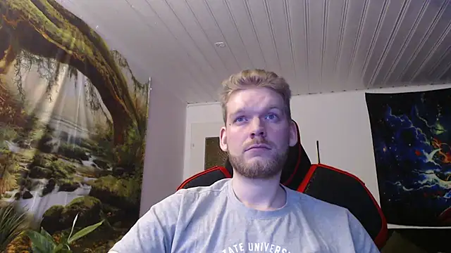 Snapshot of Justforfunc123 chatting on November 28, 8:55 pm Justforfunc123 online show from November 28, 8:55 pm