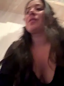 Snapshot of sweetie__annieee chatting on December 15, 2:16 am sweetie annieee online show from December 15, 2:16 am