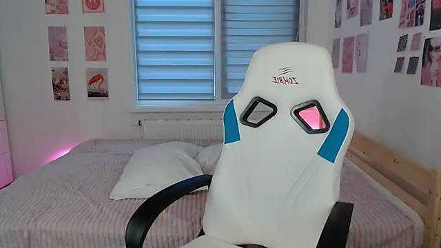 Karina Hendrick online show from March 8, 10:11 am