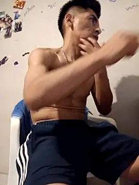 LeonRoots online show from March 20, 9:30 pm