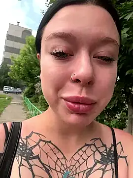 AlishaPrettyBlade online show from June 11, 3:59 am