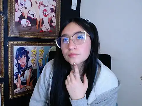 Snapshot of Arielle_lov chatting on February 17, 3:47 am Arielle lov online show from February 17, 3:47 am