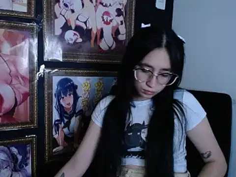 Snapshot of Arielle_lov chatting on February 17, 6:53 am Arielle lov online show from February 17, 6:53 am