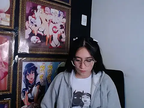 Snapshot of Arielle_lov chatting on February 17, 9:56 am Arielle lov online show from February 17, 9:56 am