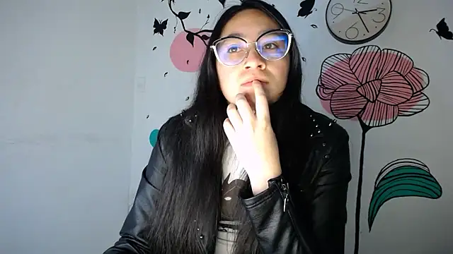 Snapshot of Arielle_lov chatting on March 1, 11:17 am Arielle lov online show from March 1, 11:17 am