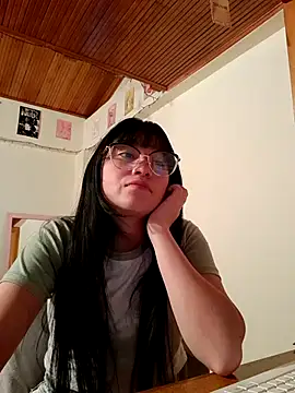 Snapshot of Arielle_lov chatting on October 3, 2:30 am Arielle lov online show from October 3, 2:30 am