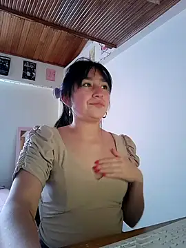 Snapshot of Arielle_lov chatting on October 3, 9:45 pm Arielle lov online show from October 3, 9:45 pm