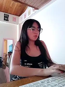 Snapshot of Arielle_lov chatting on October 8, 8:39 pm Arielle lov online show from October 8, 8:39 pm