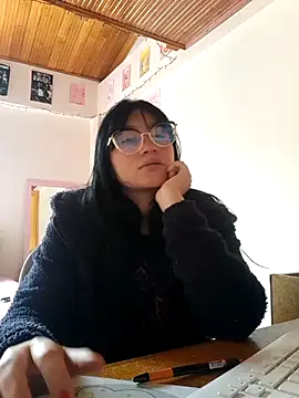 Snapshot of Arielle_lov chatting on October 23, 4:17 pm Arielle lov online show from October 23, 4:17 pm