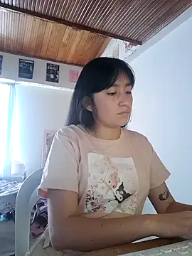 Snapshot of Arielle_lov chatting on October 25, 1:29 pm Arielle lov online show from October 25, 1:29 pm