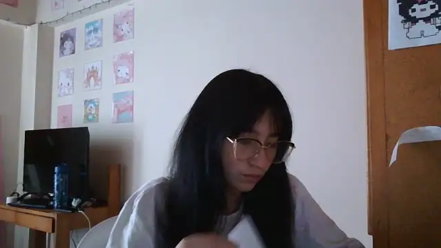 Snapshot of Arielle_lov chatting on October 27, 4:11 pm Arielle lov online show from October 27, 4:11 pm