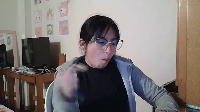 Snapshot of Arielle_lov chatting on October 30, 10:32 pm Arielle lov online show from October 30, 10:32 pm