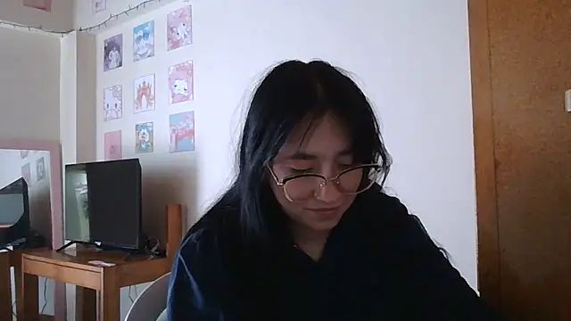 Snapshot of Arielle_lov chatting on November 7, 5:13 pm Arielle lov online show from November 7, 5:13 pm