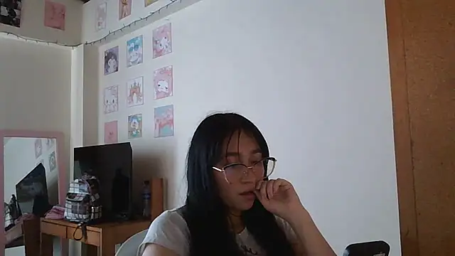 Snapshot of Arielle_lov chatting on November 13, 9:14 pm Arielle lov online show from November 13, 9:14 pm