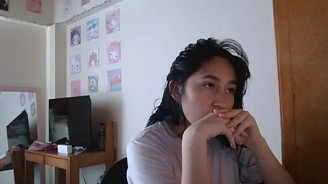 Snapshot of Arielle_lov chatting on November 14, 6:50 pm Arielle lov online show from November 14, 6:50 pm