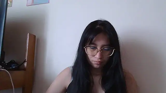 Snapshot of Arielle_lov chatting on January 15, 9:18 pm Arielle lov online show from January 15, 9:18 pm