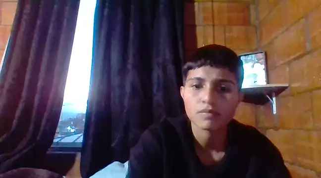 Snapshot of cora-gunn chatting on March 9, 11:25 pm cora-gunn online show from March 9, 11:25 pm