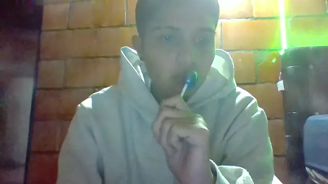 Snapshot of cora-gunn chatting on March 16, 4:09 am cora-gunn online show from March 16, 4:09 am