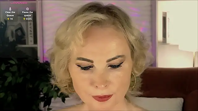 Sandra Kind online show from October 24, 5:37 am