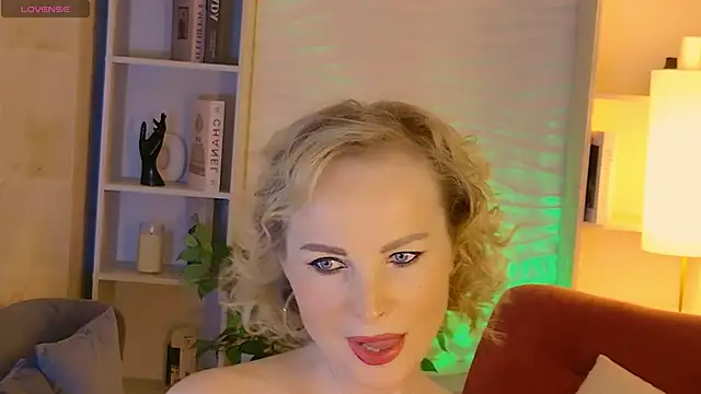 Sandra Kind online show from April 11, 5:23 am