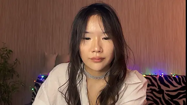 Snapshot of Asian_Vi chatting on March 9, 8:07 am Asian Vi online show from March 9, 8:07 am