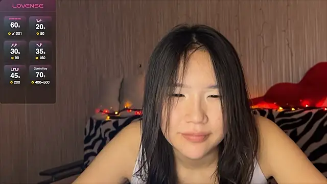 Snapshot of Asian_Vi chatting on March 19, 10:11 am Asian Vi online show from March 19, 10:11 am