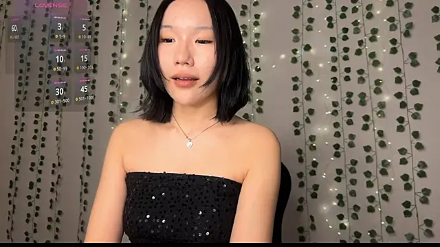 Snapshot of Asian_Vi chatting on April 26, 7:44 pm Asian Vi online show from April 26, 7:44 pm