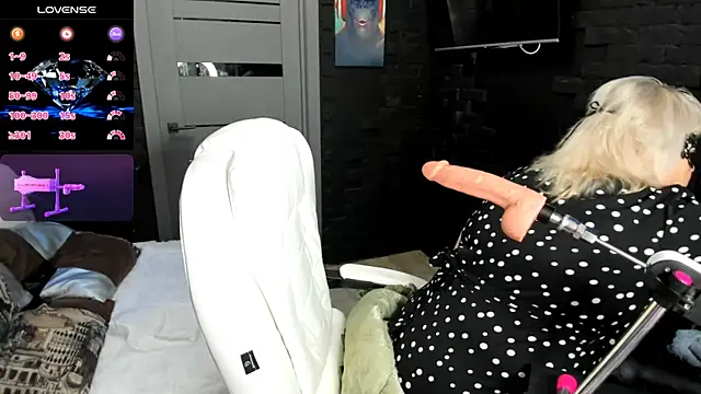 LaylaLayla7 online show from September 12, 7:52 am