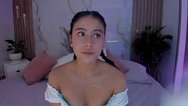 Snapshot of miss_martiina chatting on October 26, 3:45 am miss martiina online show from October 26, 3:45 am