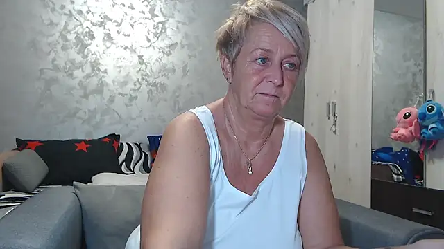 RosesandLillies online show from January 13, 6:13 pm